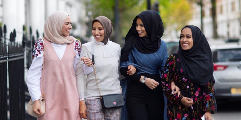 Embrace Your Style: Fashion Tips for the Modern Muslim Woman